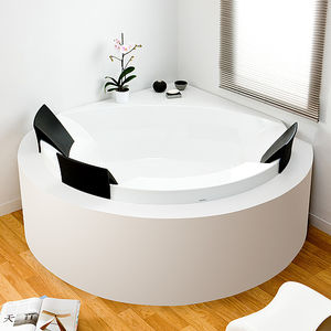 corner bathtub