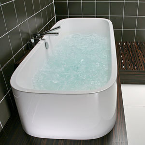 free-standing bathtub 1