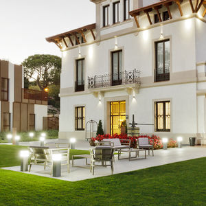 urban bollard light / contemporary / extruded aluminum / polycarbonate