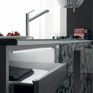 surface-mounted light fixture 1