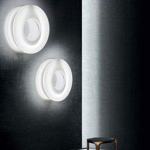 contemporary wall light