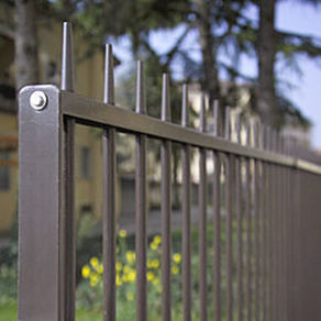 industrial fence / bar / metal