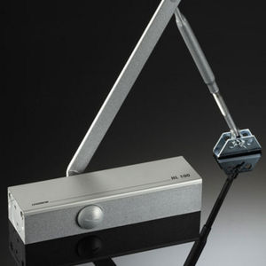 door automatic locking mechanism