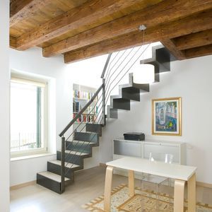 quarter-turn staircase