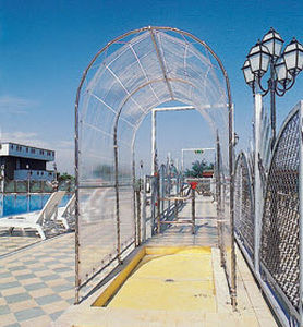 pool garden shower