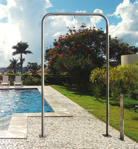 pool garden shower 1