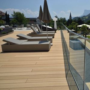 wood-plastic composite decking