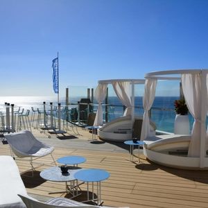 wood-plastic composite decking