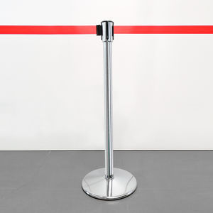 guidance barrier with retractable strap 1