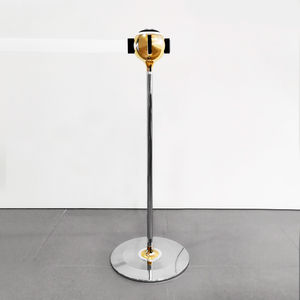 guidance barrier with retractable strap