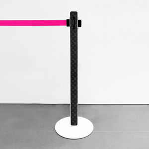 guidance barrier with retractable strap