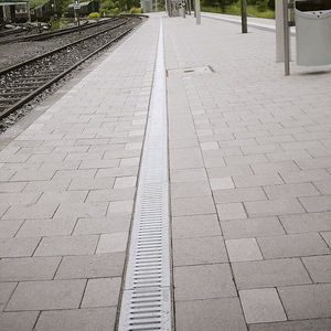 drainage channel with grating