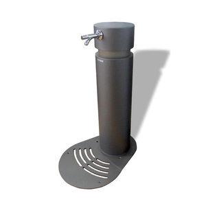 outdoor drinking fountain