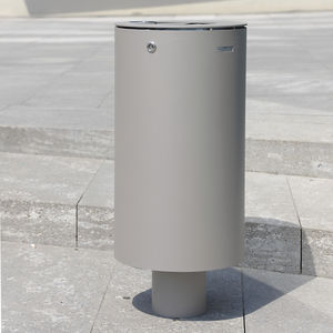 public trash can