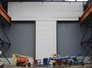 folding industrial doors
