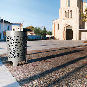 public trash can