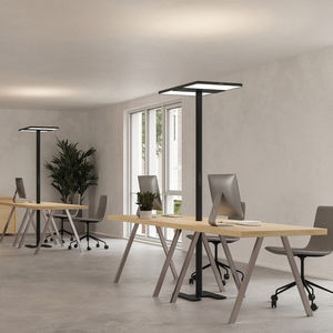 pole-mounted light fixture 1