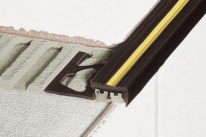 steel stair nosing / non-slip