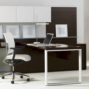 free-standing desk