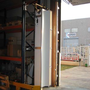 floor-mounted air curtain
