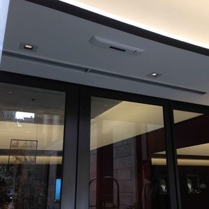 ceiling-mounted air curtain 1