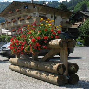 barrier with integrated planter 1