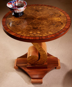 traditional pedestal table