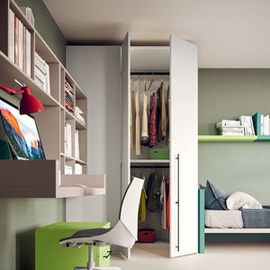 corner walk-in wardrobe