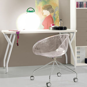 free-standing desk