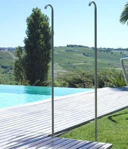 pool garden shower