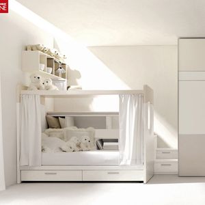 canopy bed