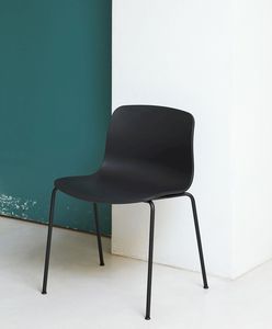 stackable conference chair / polypropylene