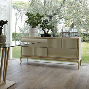 traditional sideboard / wooden