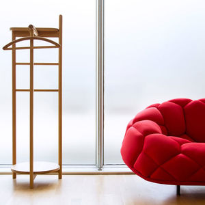 free-standing coat hanger rack