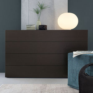 contemporary chest of drawers / lacquered wood / oak / walnut