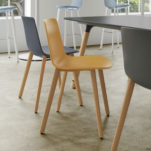 contemporary visitor chair