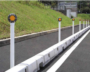light road delineator