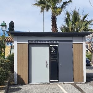 smart toilet cabin 1