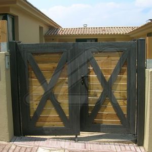 swing gate