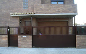sliding gate