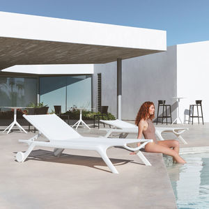 contemporary sun lounger