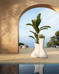 polyethylene plant pot