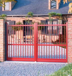 swing gate
