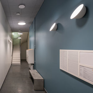 surface-mounted light fixture