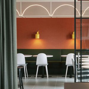 contemporary wall light
