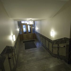 contemporary wall light