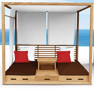 canopy bed