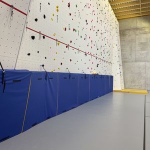 indoor climbing wall landing mat 1