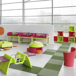 periodicals display rack / wooden / for school