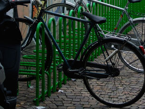 steel bike rack / for public spaces / secure